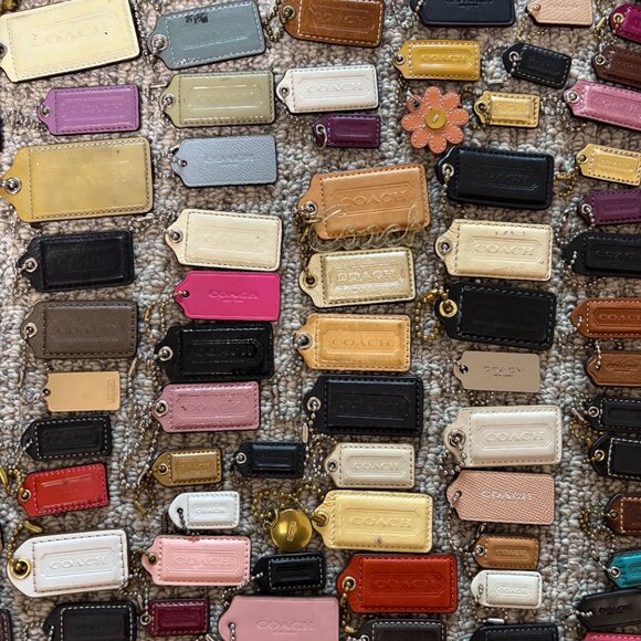 Lot of 98 Coach Hangtags - Picture 3 of 4